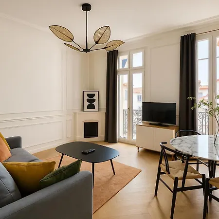 Newly Renovated With Balcony, Ac, Fiber Internet Apartment