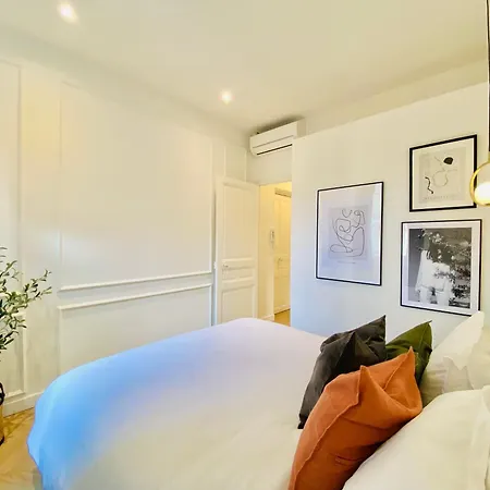 Newly Renovated With Balcony, Ac, Fiber Internet *