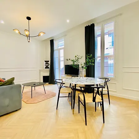 Newly Renovated With Balcony, Ac, Fiber Internet Apartment *