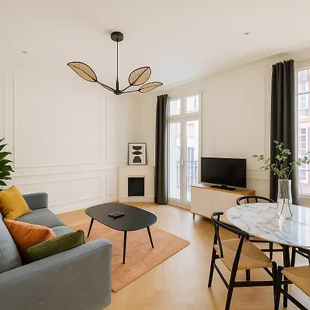 Apartmán Newly Renovated With Balcony, Ac, Fiber Internet