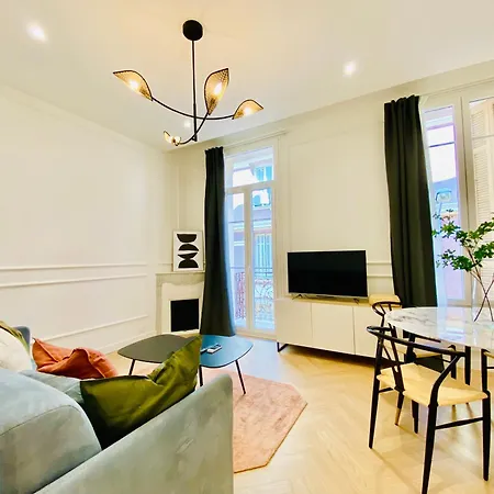 Newly Renovated With Balcony, Ac, Fiber Internet Apartmán *